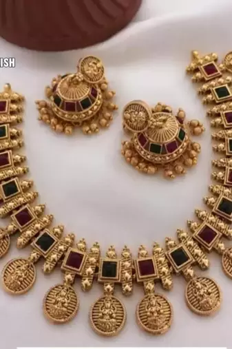 	Stylish Jewellery Necklace Set Gold Plated Jewellery Set for Women