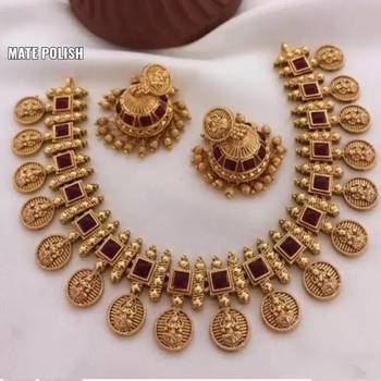 	Stylish Jewellery Necklace Set Gold Plated Jewellery Set for Women 1