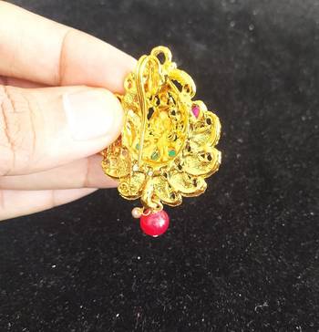 Gold brooch 4