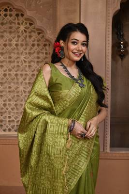MEHNDI MOST ELEGANT DESIGNER SILK SAREE 3