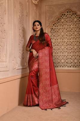RED MOST ELEGANT DESIGNER SILK SAREE 1