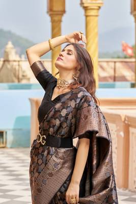 Black kanjivaram silk blend zari Woven Floral Design Casual Wear Women Silk Saree With Blouse 2