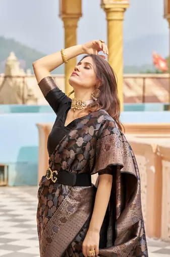 Black kanjivaram silk blend zari Woven Floral Design Casual Wear Women Silk Saree With Blouse