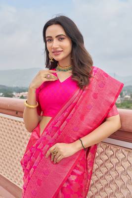 KORAMS DESIGN PINK KANJIVARAM SILK ZARI WOVEN FLORAL DESIGN CASUAL WEAR WOMEN SILK SAREE WITH BLOUSE 5