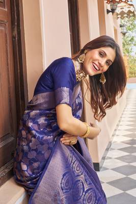 BLUE kanjivaram silk blend zari WOVEN FLORAL DESIGN CASUAL WEAR WOMEN SILK SAREE WITH BLOUSE 4