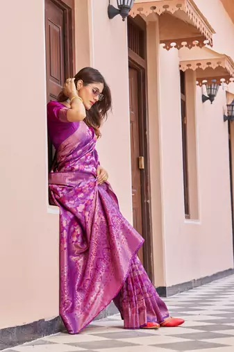 WINE kanjivaram silk blend zari WOVEN FLORAL DESIGN CASUAL WEAR WOMEN SILK SAREE WITH BLOUSE