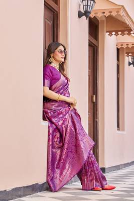 WINE kanjivaram silk blend zari WOVEN FLORAL DESIGN CASUAL WEAR WOMEN SILK SAREE WITH BLOUSE 4