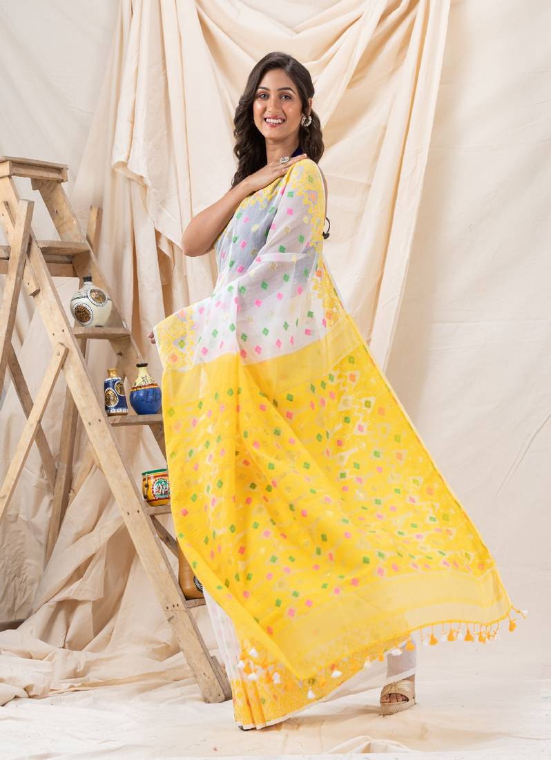 Traditional White Soft Dhakai Jamdani Saree Without Blouse