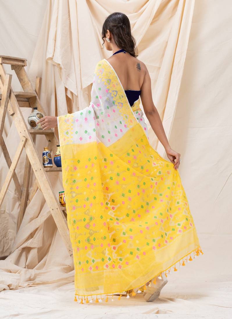 Traditional White Soft Dhakai Jamdani Saree Without Blouse