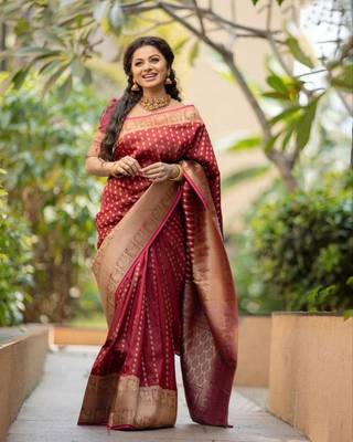 Women's banarasi maroon silk saree with blouse 2