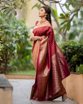 Women's banarasi maroon silk saree with blouse 3