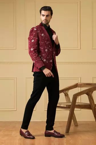 Maroon embriodered blazer