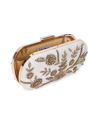 Dazzling beige clutch 3