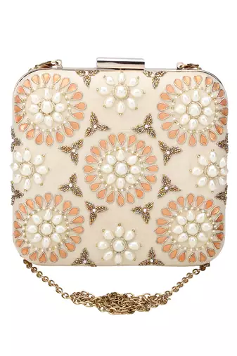 Cream symmetry clutch