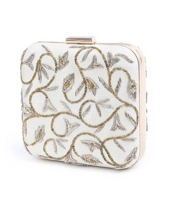 Beige square vino design clutch 2