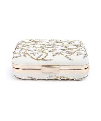 Beige square vino design clutch 3