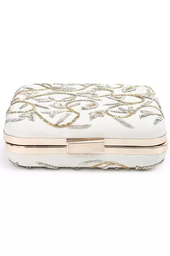 Beige square vino design clutch