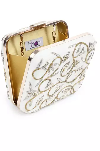Beige square vino design clutch