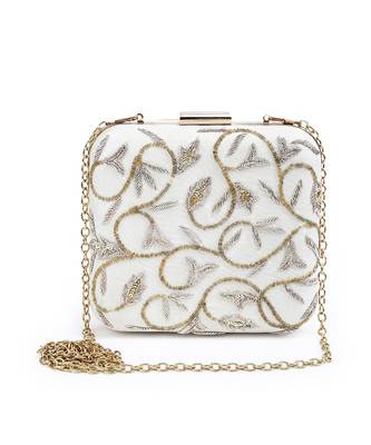 Beige square vino design clutch 5