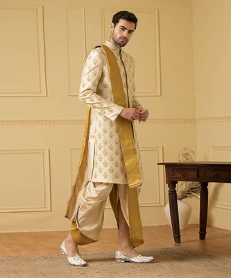 Gold boota zardosi sherwani set 4