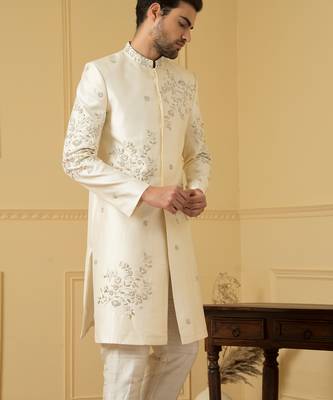 Cream embroidered and zardozi work sherwani 4