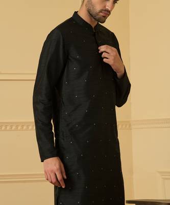Black dot embroidered kurta 3