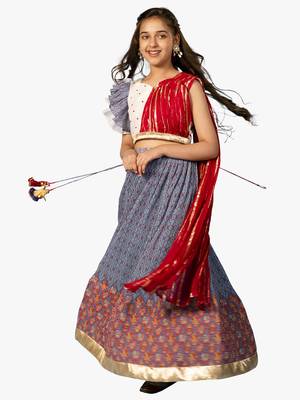girl's blue lehenga choli 3
