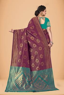 Purple woven silk blend kanjivaram womens saree with blouse 4