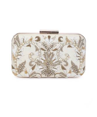 Beige beauty clutch 1