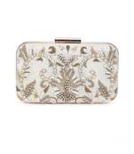 Beige beauty clutch