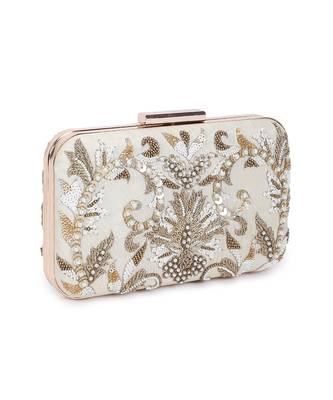 Beige beauty clutch 2