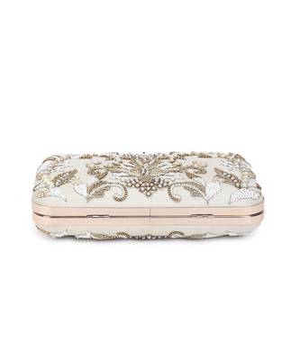 Beige beauty clutch 4