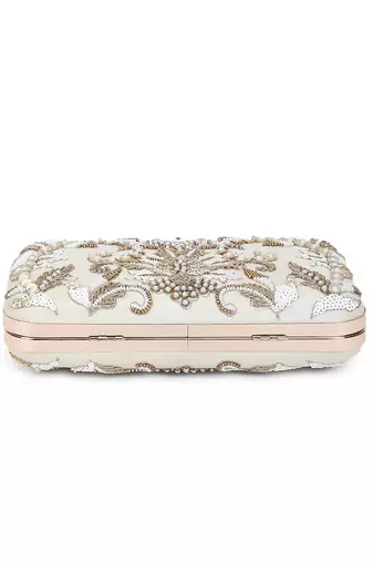 Beige beauty clutch