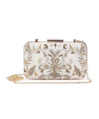 Beige beauty clutch 5