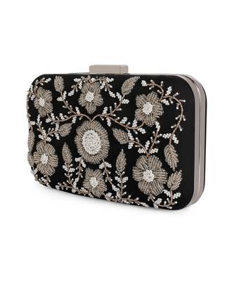 Black ornate clutch 3