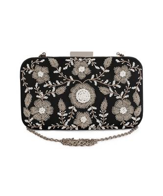 Black ornate clutch 5