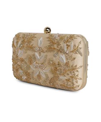 Off white subtle clutch 3