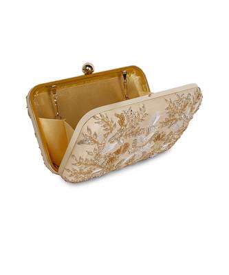Off white subtle clutch 4