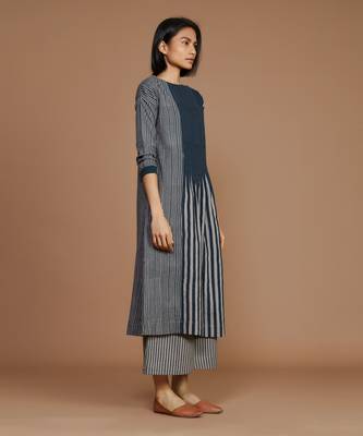 Grey with charcoal striped pleated kurta set 3