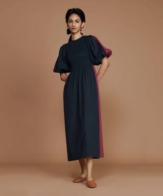 Charcoal & mauve reversible smocked balloon sleeve dress 4