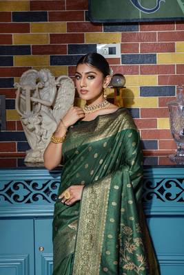 GREEN MOST ELEGANT BANARASI SILK SAREE 2