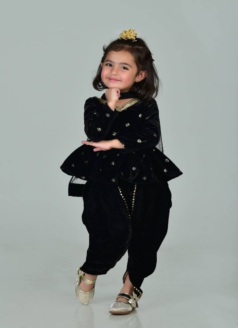 Titrit Full Sleeves Gota Patti  Flower Detailed Sequin Embellished Peplum Kurta With Dhoti & Dupatta - Black