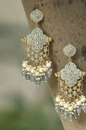 Gold plated women grey drop earing