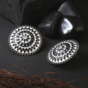 Women silver-plated round shapped enamelled handcrafted stud 2