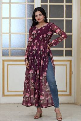 Be the centre of attraction with digital printed traditional kurti 1