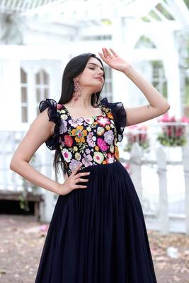 Trending blue faux blooming gown with thread embroidery work 4