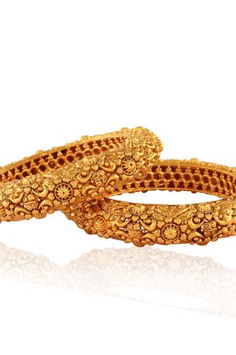 Fab Gold plated Antique Bangle