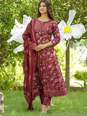  maroon ethnic motifs aari work kurta with trousers & dupatta 5