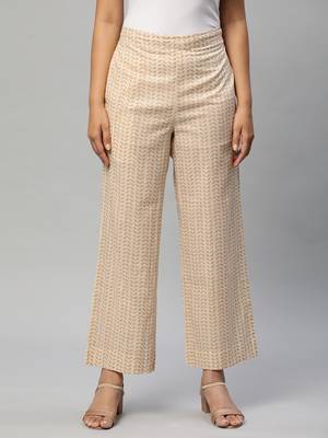 A printed co-ord with the scrunching detail at waist. 4