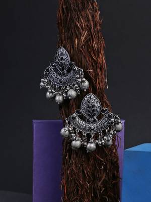 Oxidised black stone-studded pearl-tessel drop earrings 1